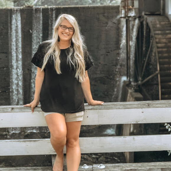 Meet your Posher, Haylee - Picture 1 of 1